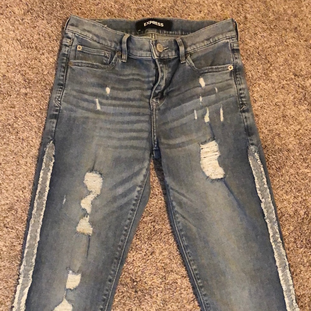 Express distressed cropped jeans